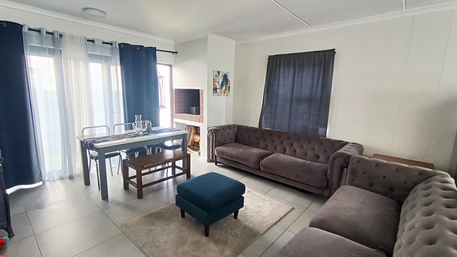 3 Bedroom Property for Sale in Peerless Park North Western Cape